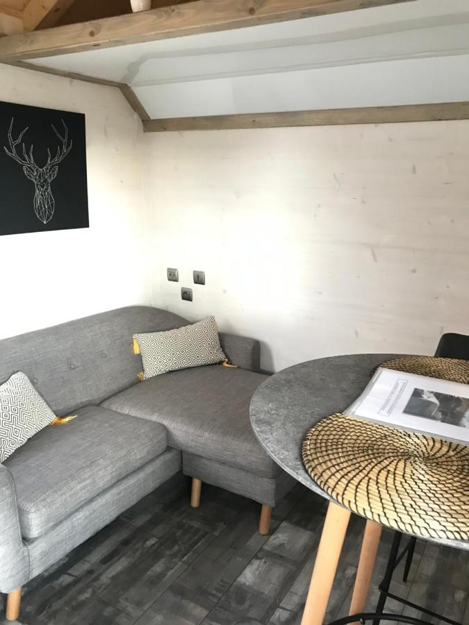 Les Nuits Insolites De La Mothe - Hebergement En Bulle Ou Tiny House Avec Spa Privatif Outremecourt Exterior foto
